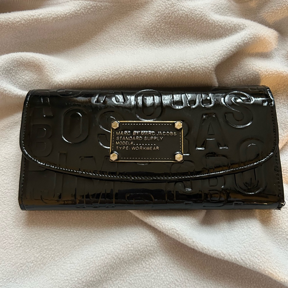 Marc by Marc Jacobs Standard Supply Workwear Wallet EUC Black Embossed Y2K